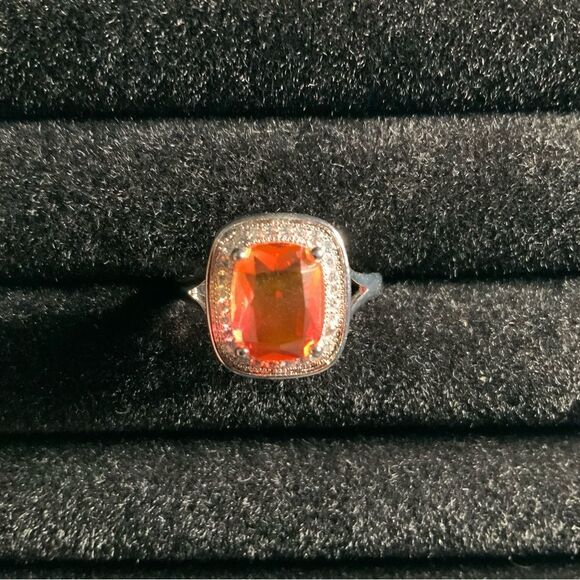 Beautiful Color Changing Stone with Halo  Fashion Ring  Size 7 - Picture 5 of 8